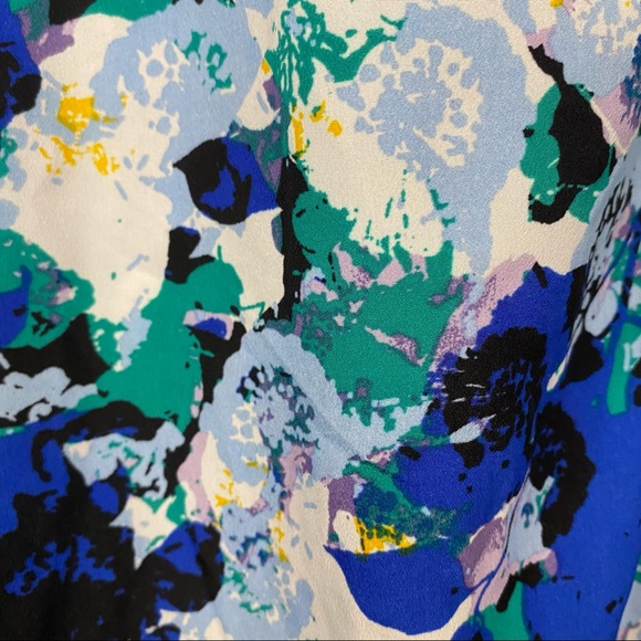 DAISY FUENTES Blue Floral Career Blouse V Neckline Size Large - Picture 5 of 7